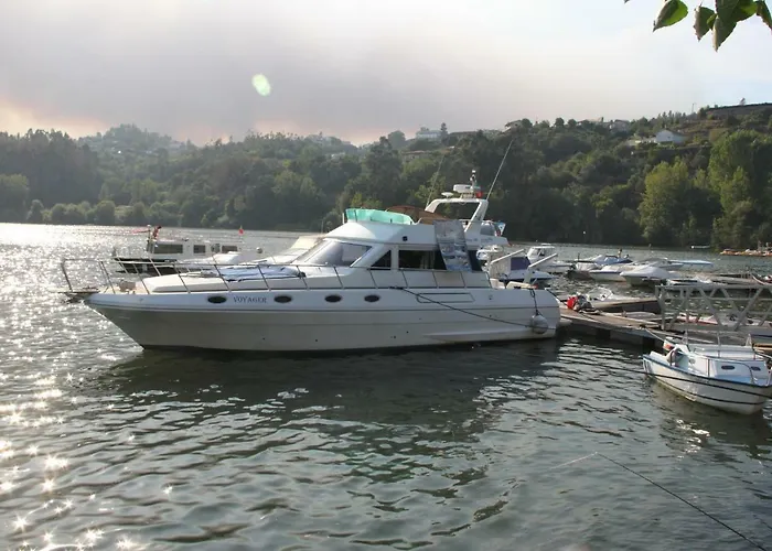 Afonso's House Alpendurada Πανσιόν