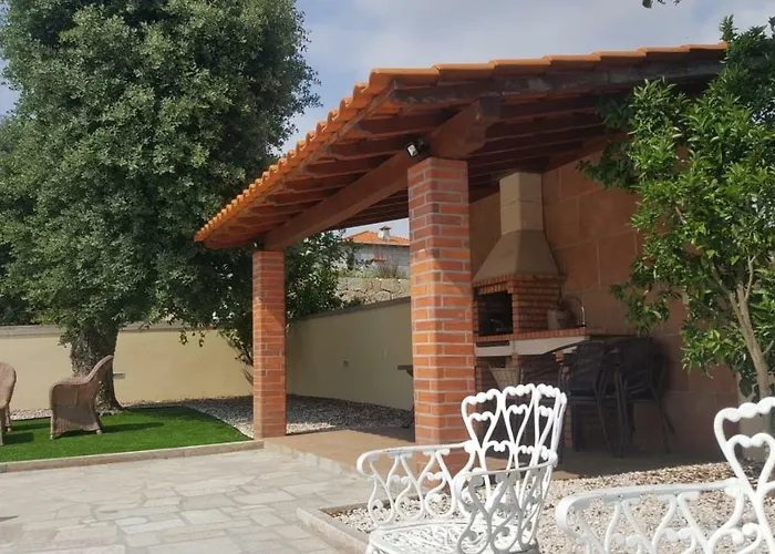 Πανσιόν Afonso's House Alpendurada *